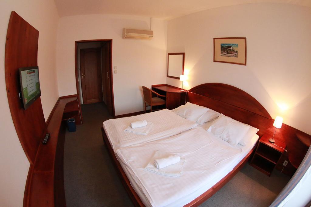 Hotel St.Florian Štúrovo Extérieur photo